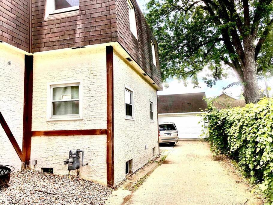Two Bedroom Gem By Lake Nokomis Minneapolis Ngoại thất bức ảnh